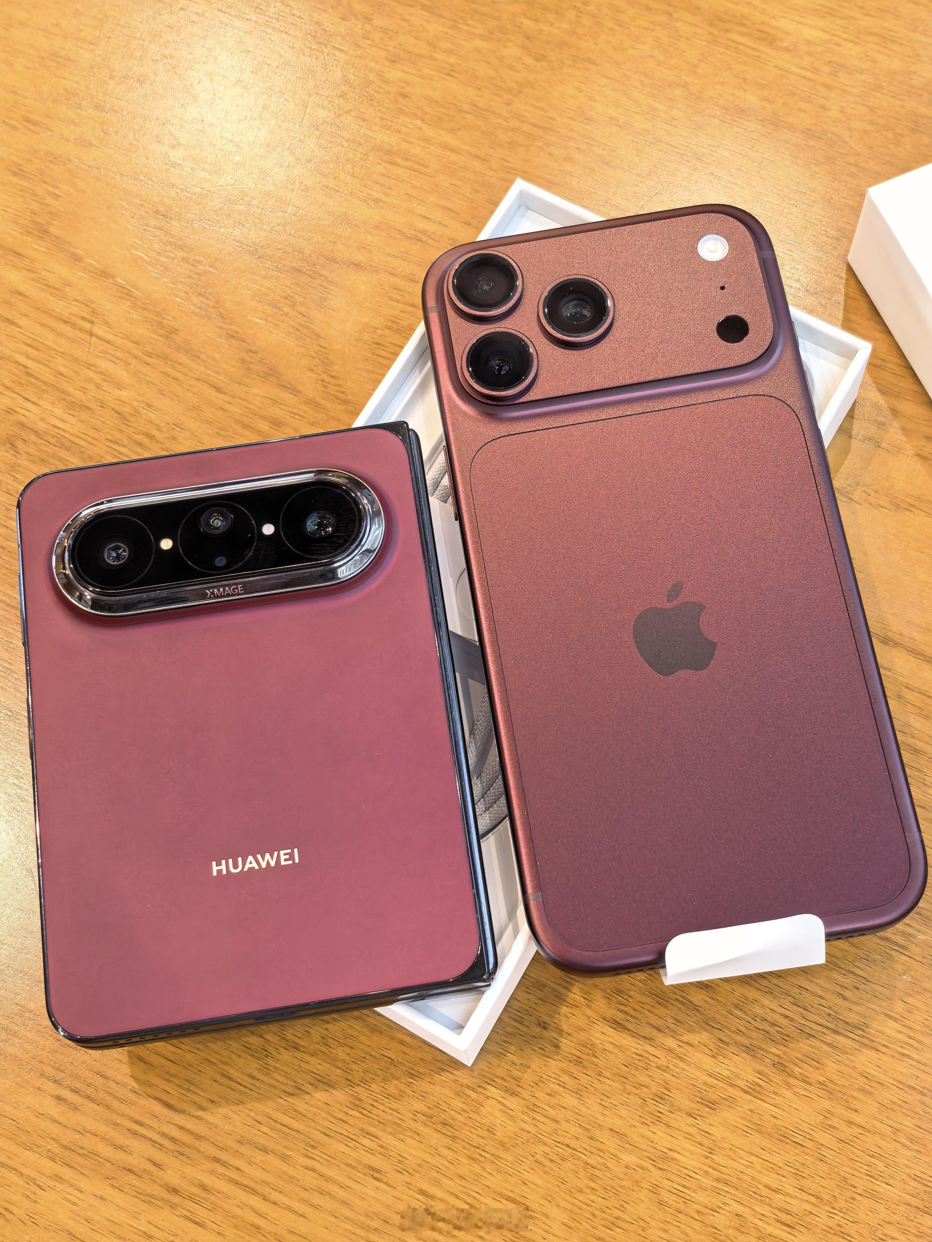 iPhone18Pro新配色大家看看哪个红色更高级一点[doge] ​​​