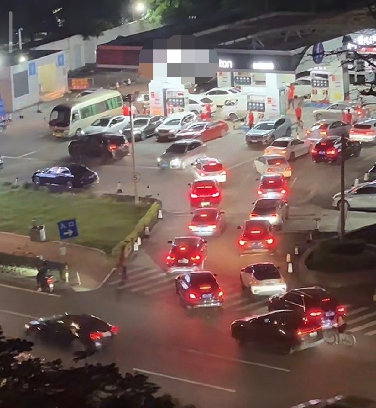 油价重回“9元时代”？比亚迪：别担心，直接加满！这一轮的油价调整，所有的纯油车车