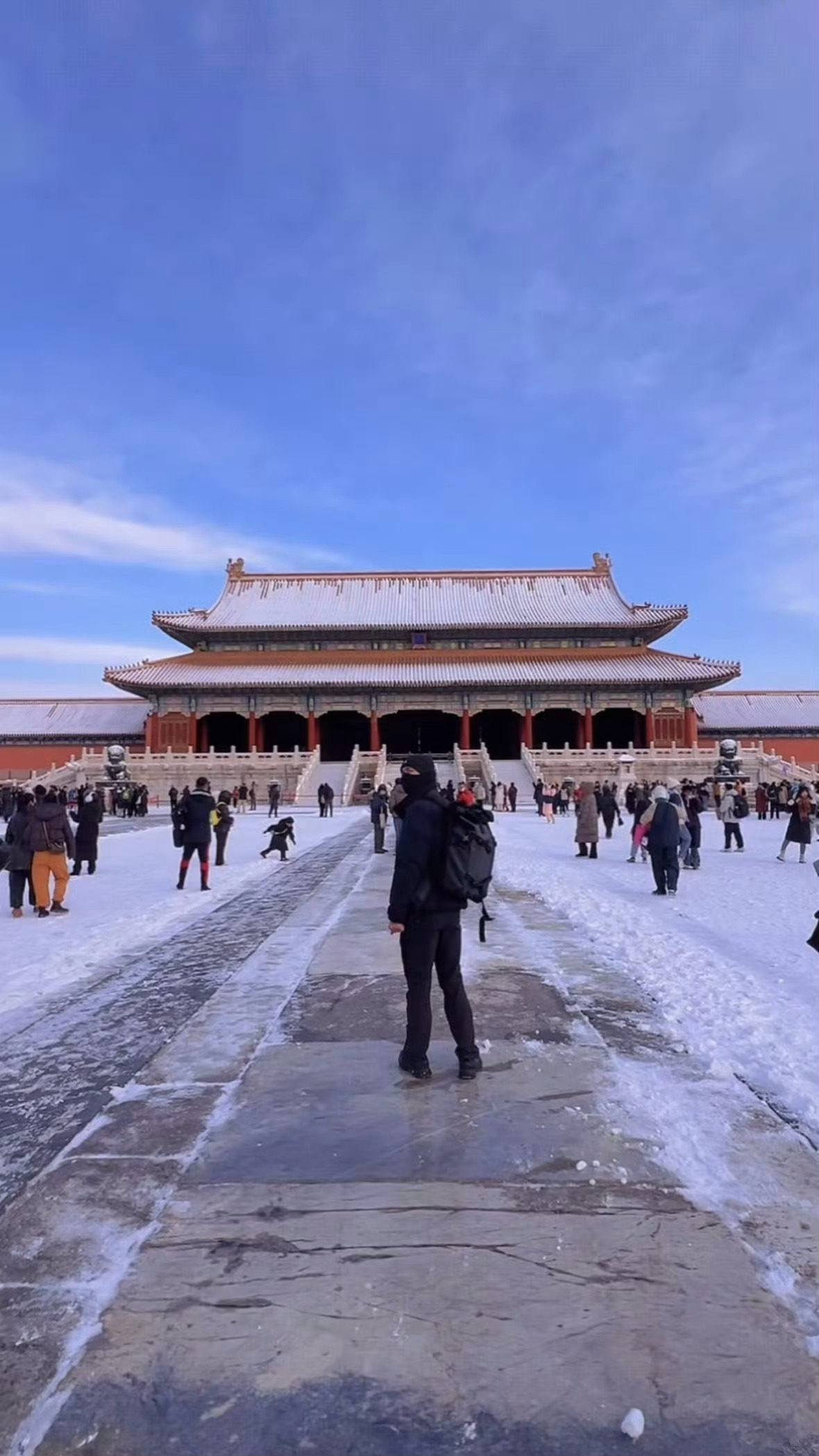 李现 故宫刺客网友太会玩梗了李现作为内娱男艺人，工作上认真，私生活健康，一直被大