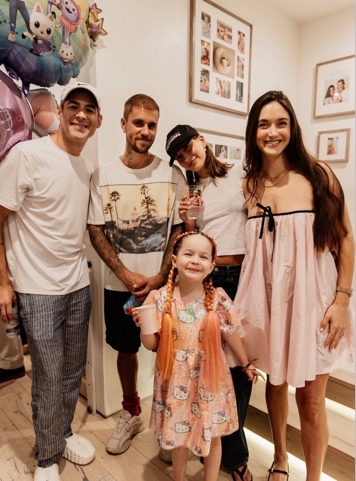 【pic】和Hailey参加侄女Iris的生日派对JustinBieber  ｜