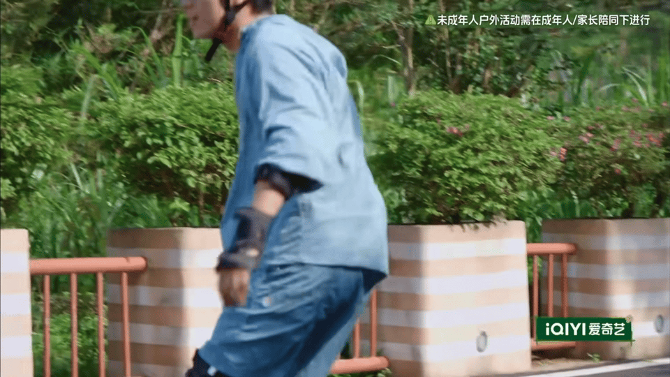 有时家长胜负欲比孩子强 建议给爸爸们搞个“胜负欲排行榜”，估计能从滑板场卷到休息