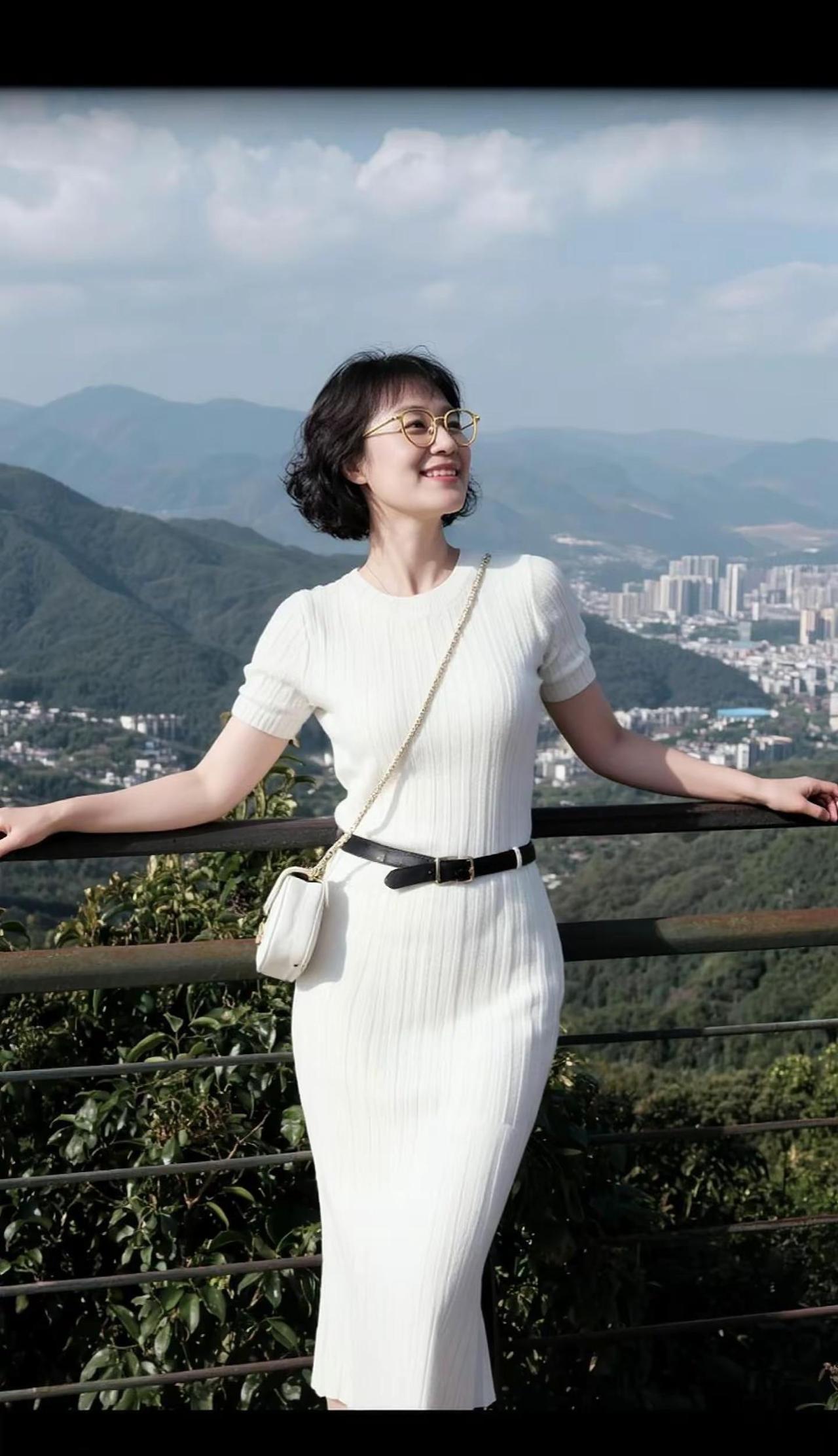 正月初九登高日，今天适合登高，一起来山顶看看吧。