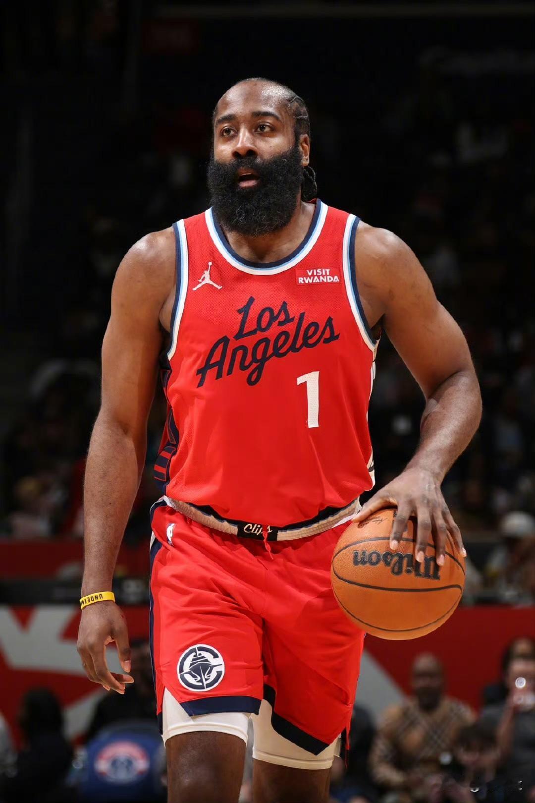 罚球王！哈登靠罚球得到18分，快船胜奇才，豪取6连胜
今天快船在客场挑战奇才，最