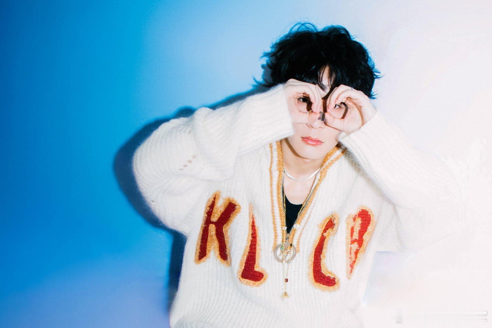 谁给早安出的词粉丝把标准答案甩他脸上，早安盯着看了半天：不是，我当初写的时候有这