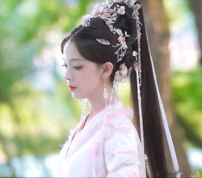你是说陈瑶演邪恶水蜜桃吗水龙吟 看了陈瑶在《水龙吟》里的造型，我更好奇了：她真的