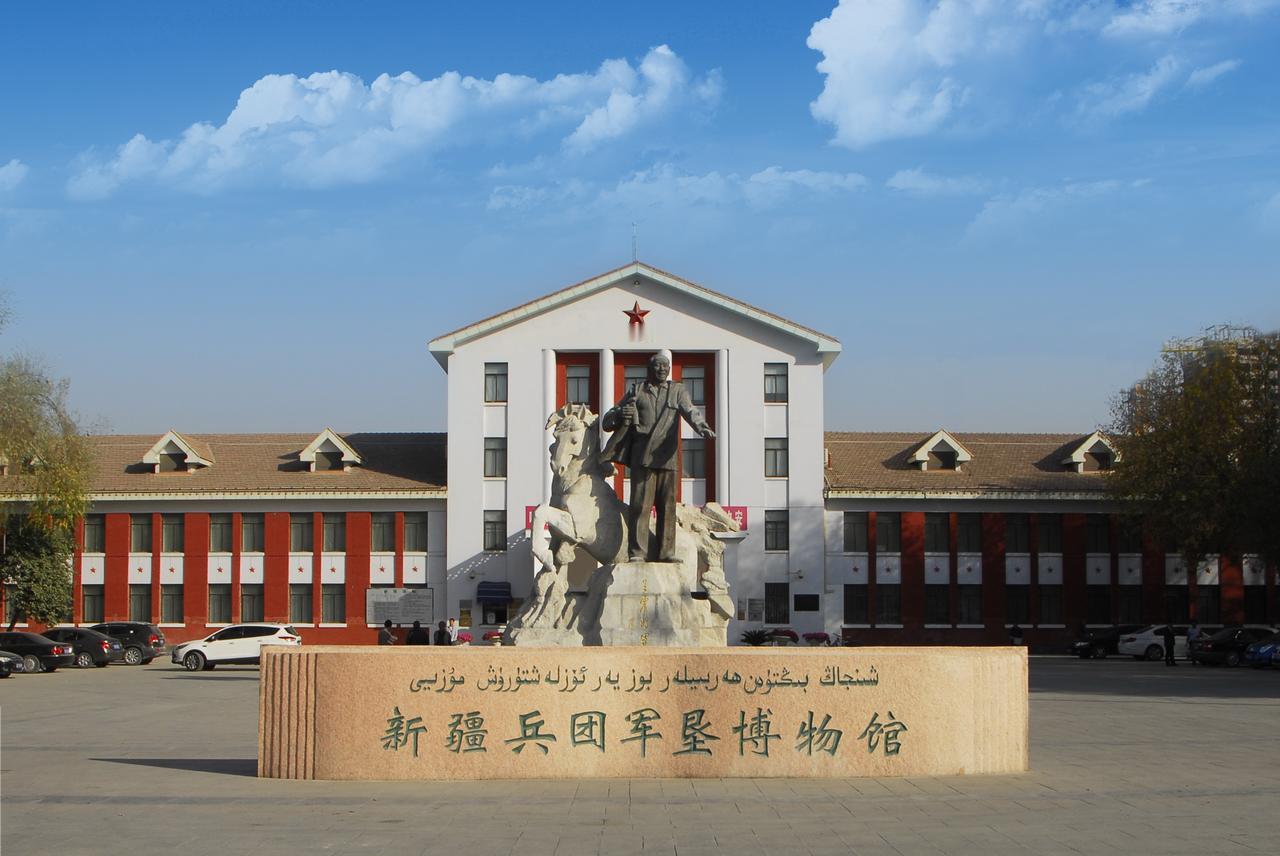 1950年，王震率十万大军进疆，迎面撞上的不是残敌，而是一道要命的算术题：全疆粮