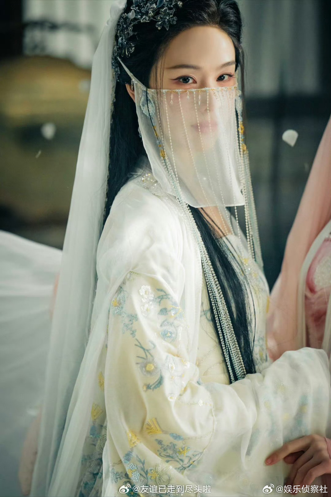 陈都灵陈都灵白发好美😍 