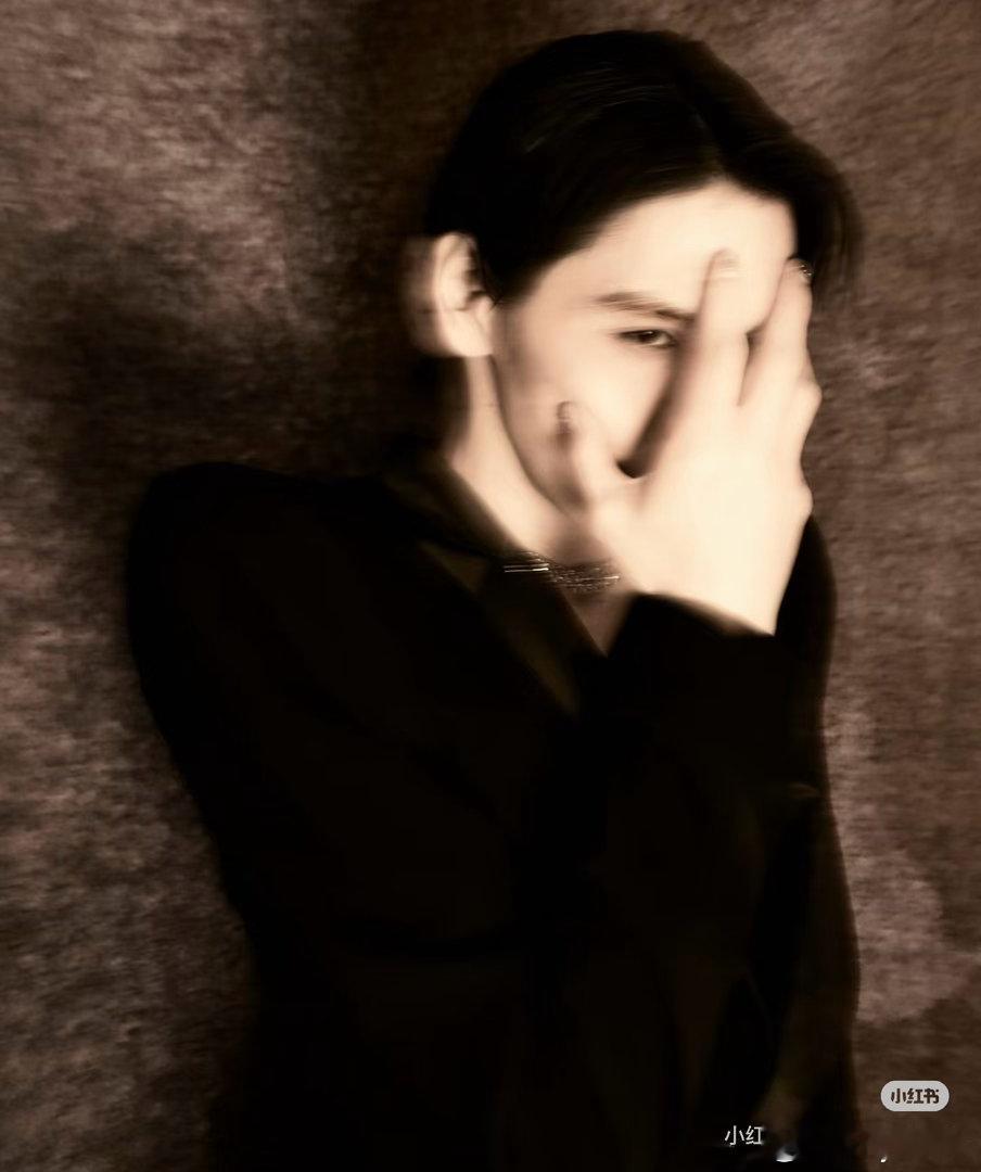 向佐说自己穿女装但拍的都是man剧演员要有自知之明、男人要man向佐调侃自己爱穿