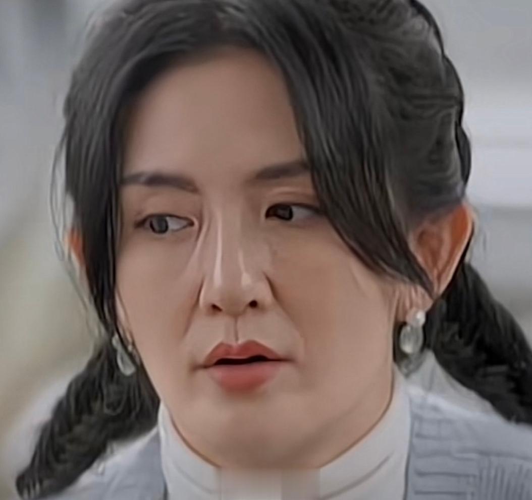 我是真的没认出来是谢娜，为什么变成这样了？[哆啦A梦害怕]（视频截图）#谢娜 产
