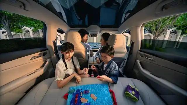 过年搭子就选星海——星海S7

掀背式尾门设计是星海S7的“破圈”关键。1200