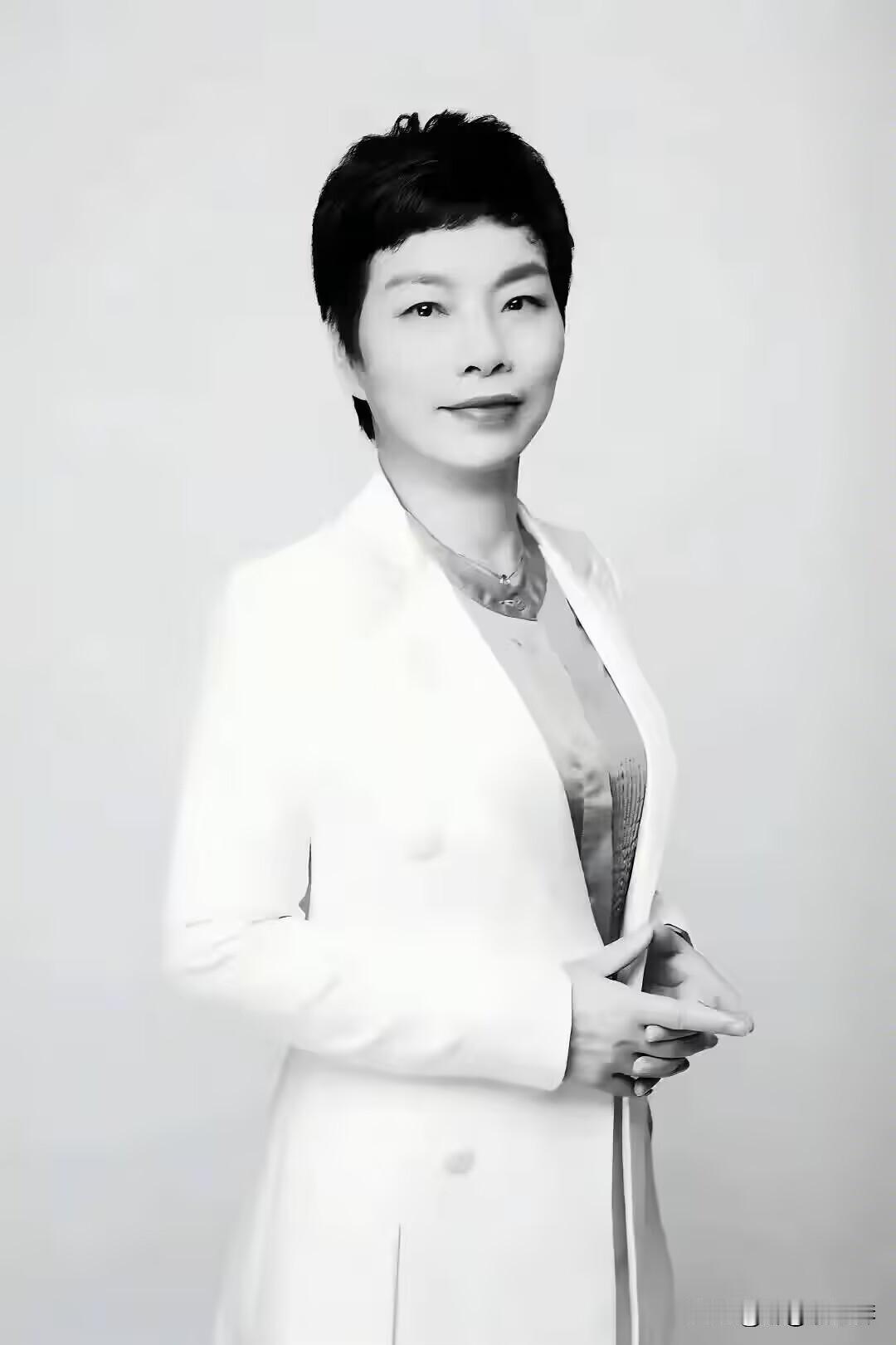 一觉醒来就惊闻噩耗，
又一位大咖去世，
今年才56岁，她就是海内外知名的
​博锐