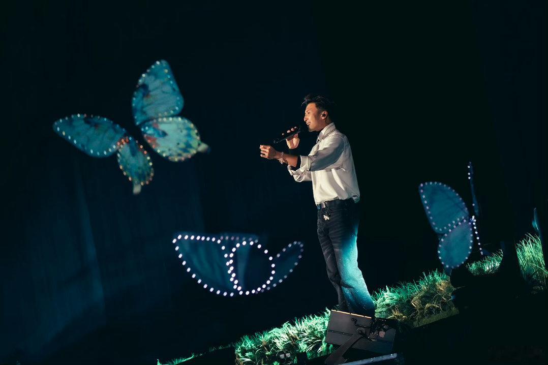 谢霆锋太原演唱会生日场谢霆锋太原场会有专属彩蛋吗 8.29生日的谢霆锋，把生日当