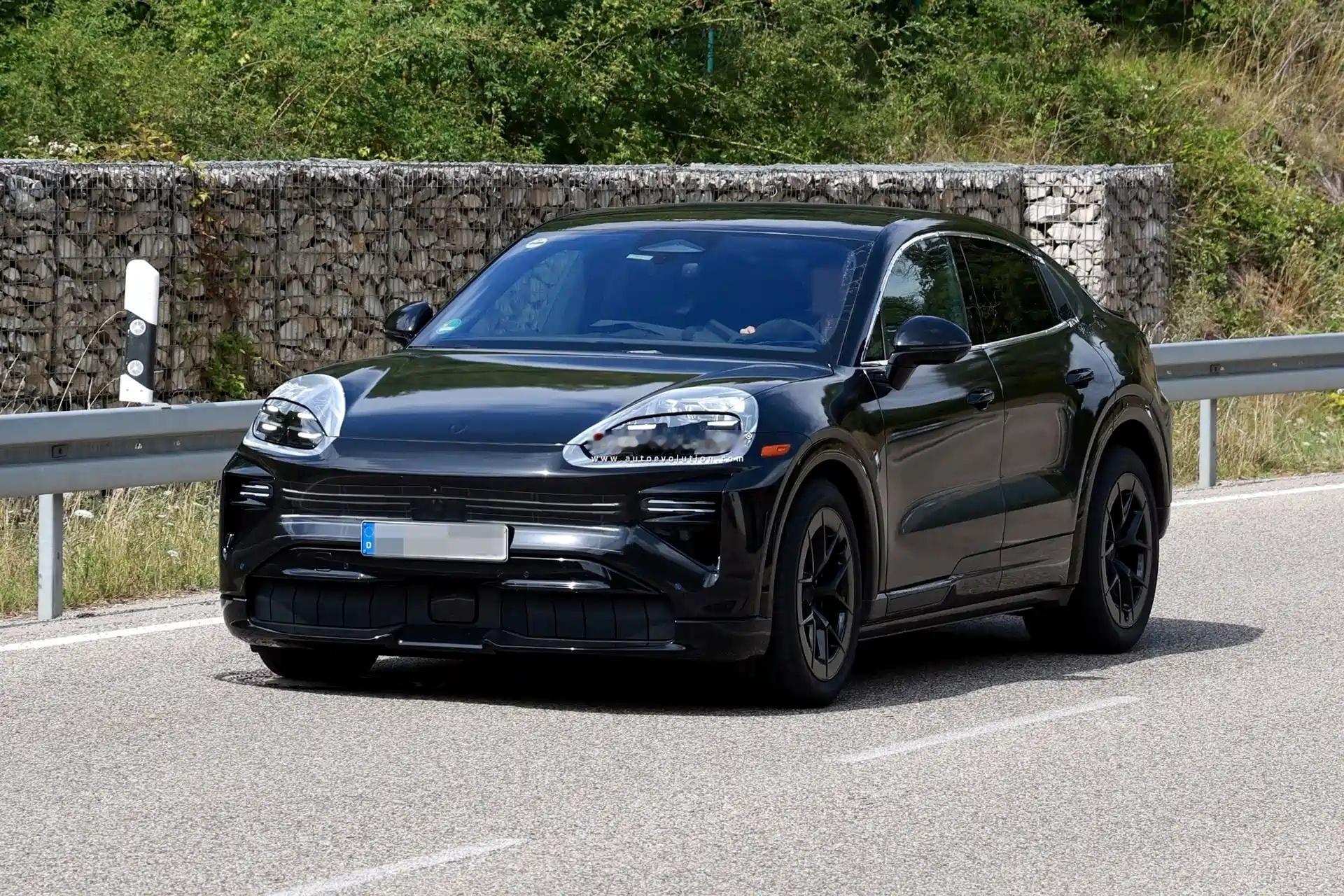 全新保时捷Cayenne Coupe EV最新谍照，基于800伏平台架构打造[喵