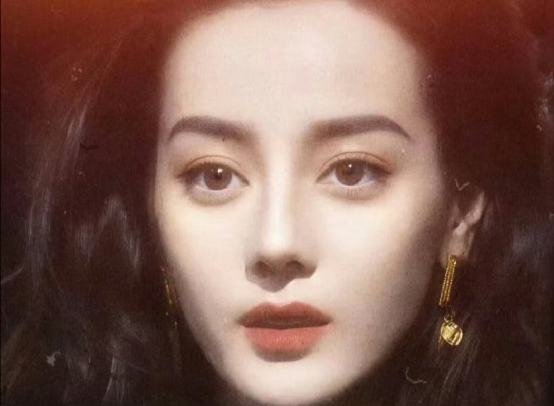 美女越放大越好看！ 