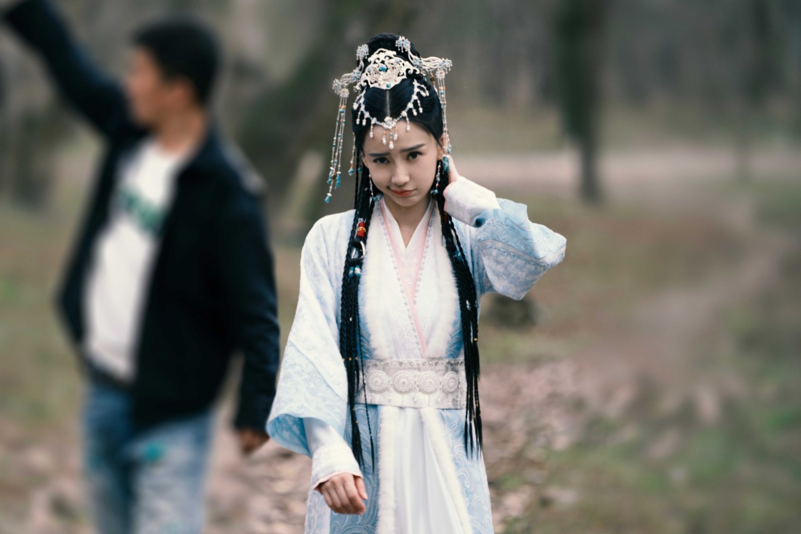 angelababy angelababy “我沿着星河捡着你遗落在月亮旁的浪漫