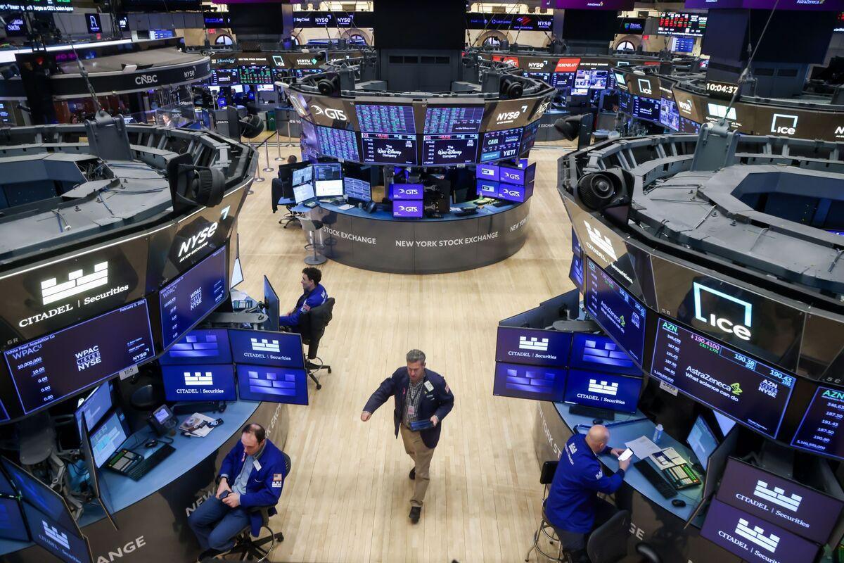 亚洲股市延续涨势创纪录，黄金下跌：市场综述