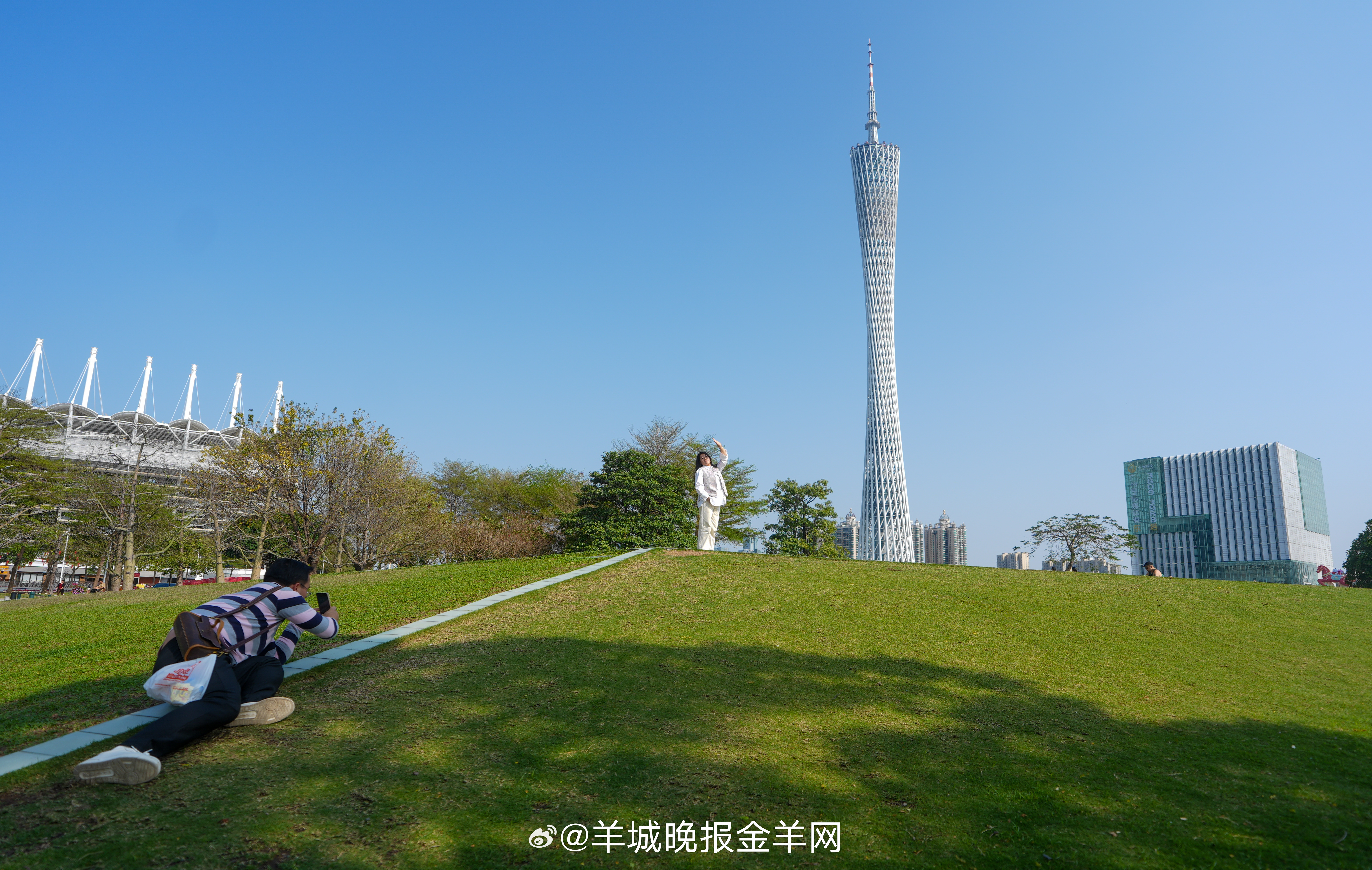 #早安# 生活不是为了赶路，而是为了感受路，早安~ 