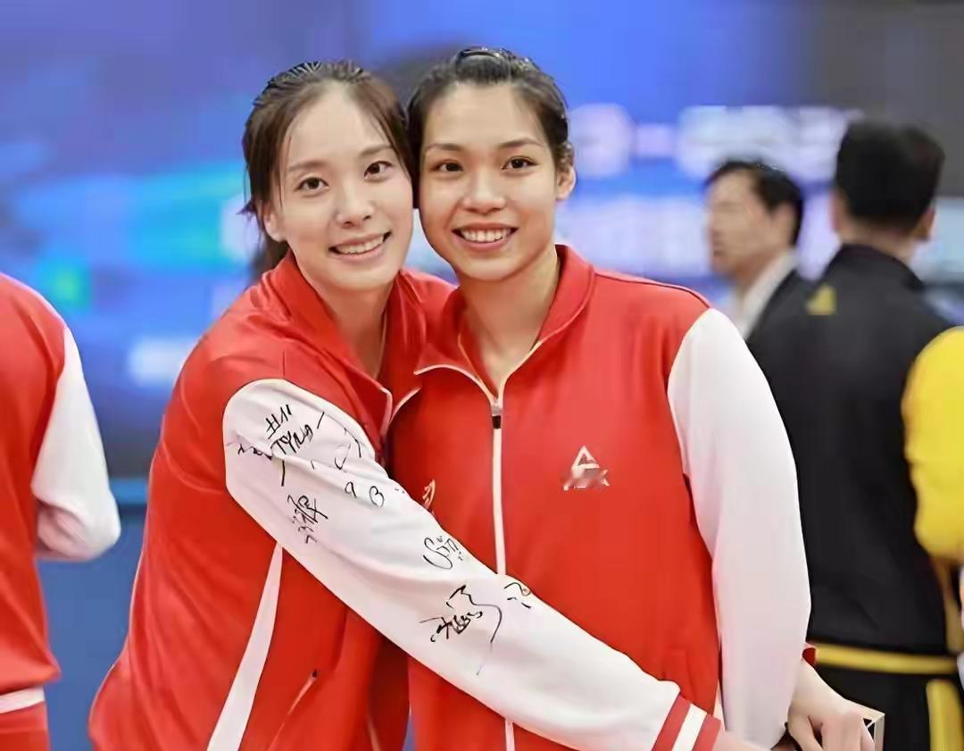 福建女排是整个国内联赛中少有的小快灵打法，尽管福建女排整体身高不高，但是其综合实