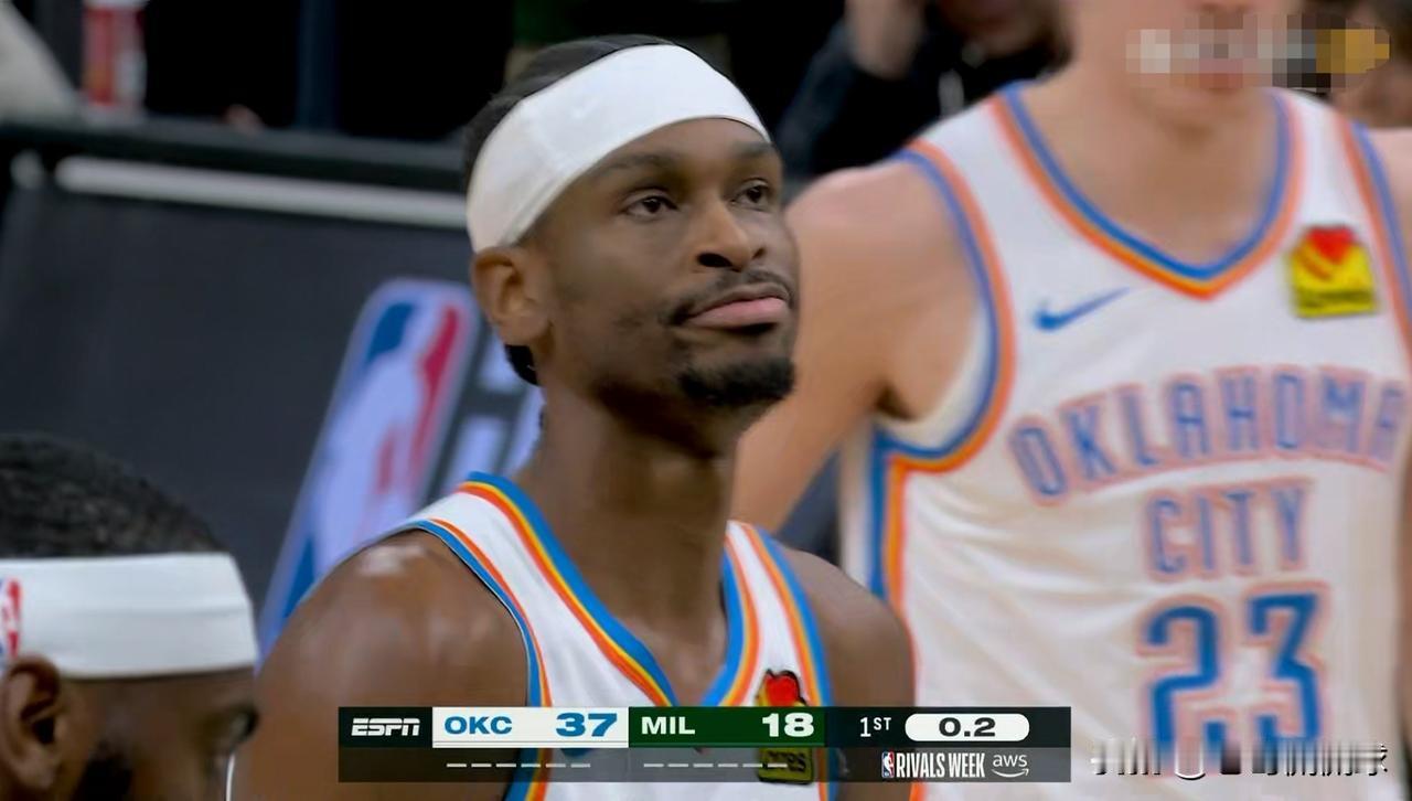 我必须要怒赞雷霆巨星亚历山大，他真是太让人惊喜了！在今天雷霆客场挑战雄鹿的比赛中