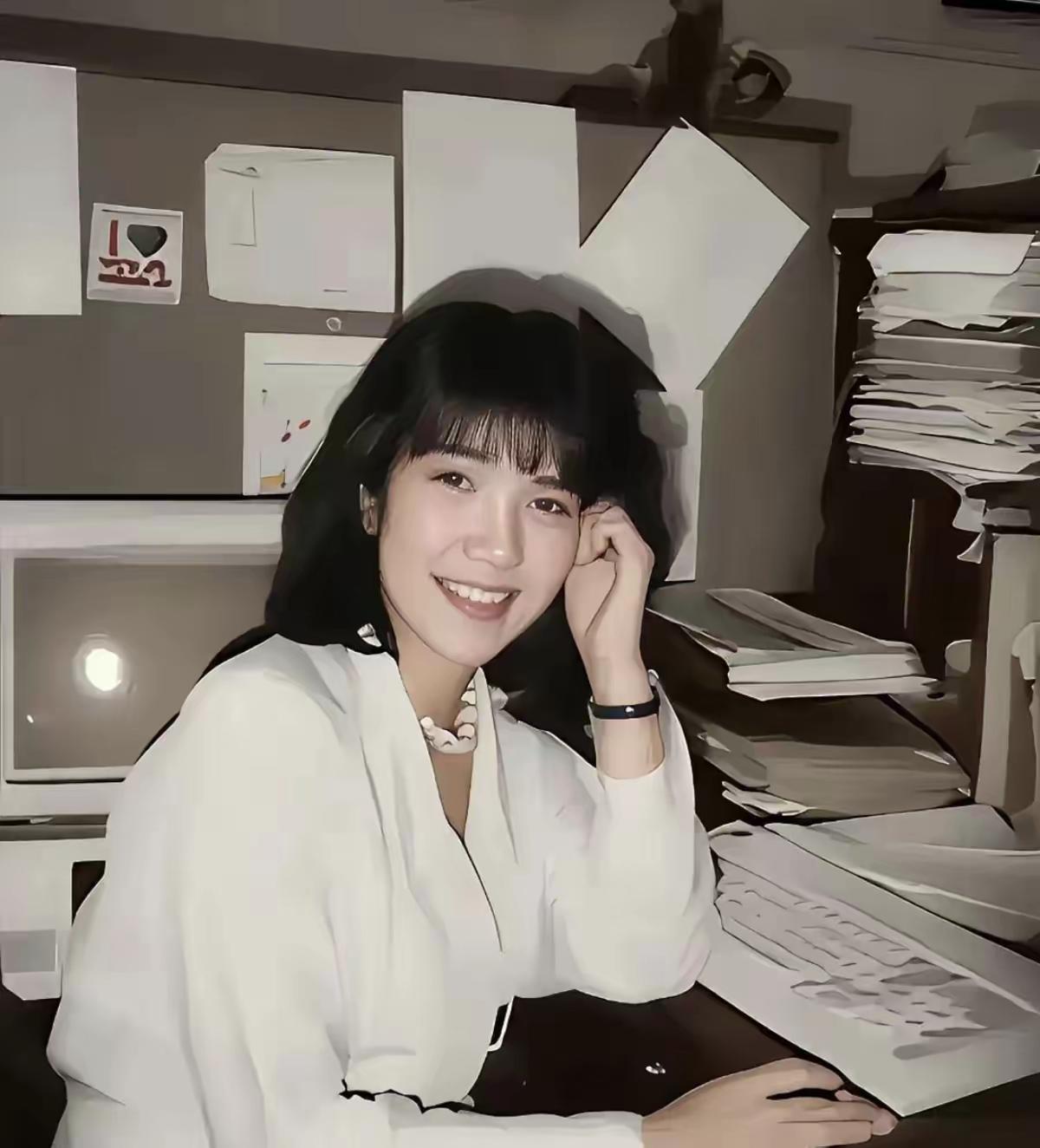 从温柔到冷硬，不只是年龄，更是立场。从甜美主播到极右政客，颜值的变化是心灵的镜子