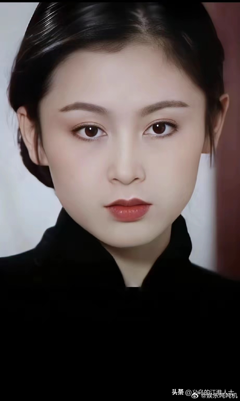 永远要相信大导演的眼光，难怪第一次一见面就发出惊叹:金风玉露一相逢，便胜却人间无