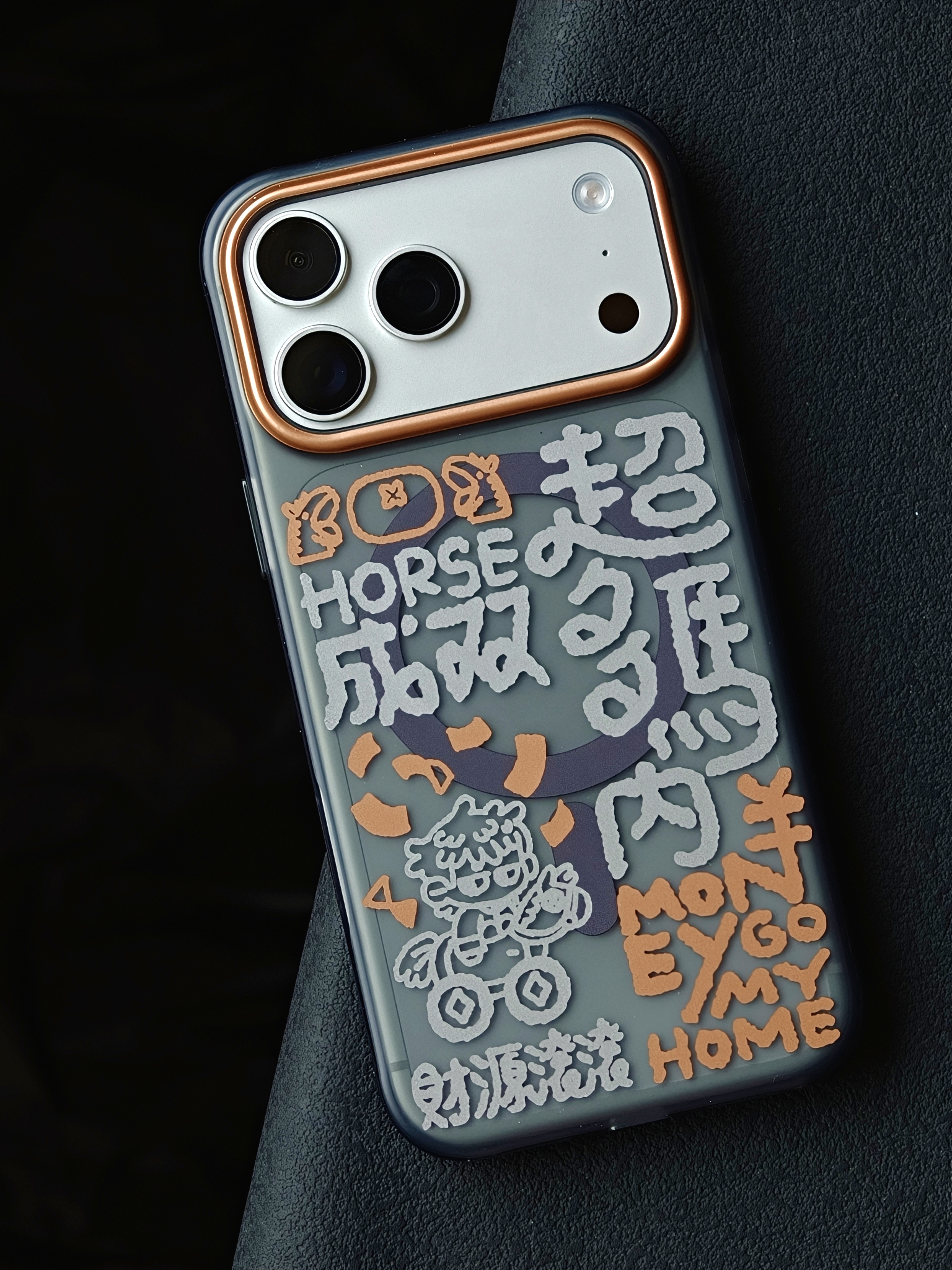 咦，PANDAER 家的 iPhone 17 系列手机壳也加上拍照按键了～今年马