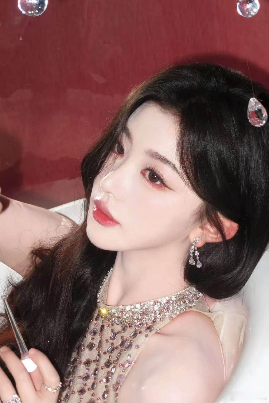 孔雪儿今天好闪孔雪儿好闪闪 我们雪儿就是bulingbuling好闪闪~~~ 