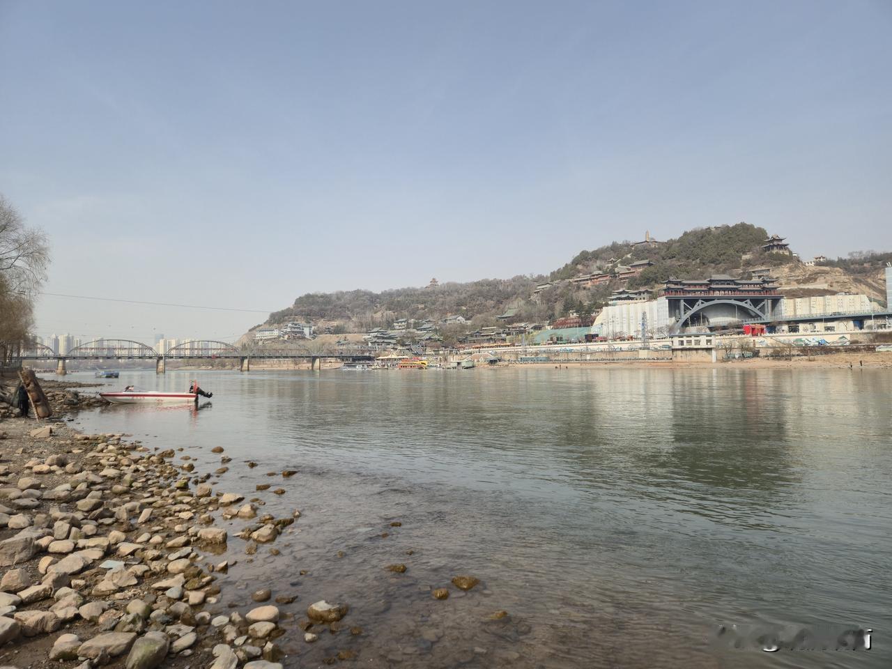 请坚持你的与众不同  爱你的人会与你同行