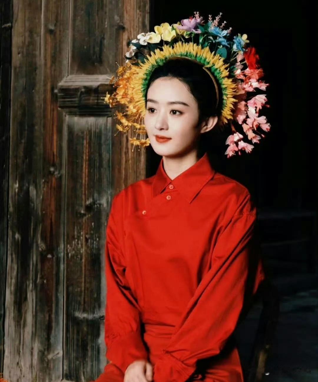 12月14日，赵丽颖久不营业，突然深夜转发宣传张韶涵新专辑，然后秒删，工作室还特