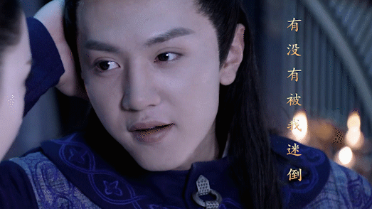 这娃平时觉得长得挺好，咋怼脸一看这么长得这么粗糙啊？[哈哈] 