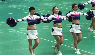 1：这么没有要求吗？谁都能够当啦啦队吗？
2：隐藏大师，眨一下眼睛就消失不见了。