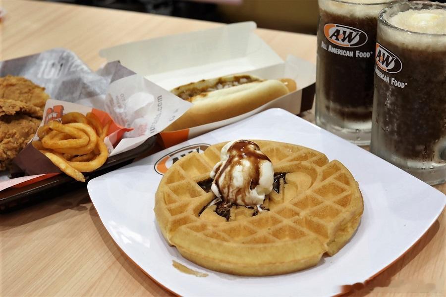 买了罐超市自产的无醇啤酒，刚一入口一股子洗洁精味。怀疑自己半秒钟，突然觉得这口感