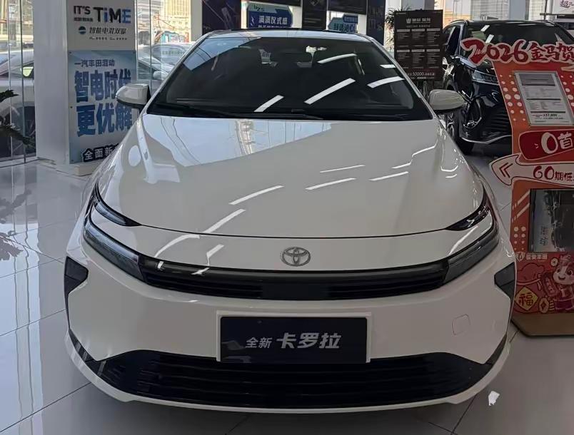 不管你承不承认，这就是赤裸裸的现实!
有车的家庭：
6％，  选50万元以上的车