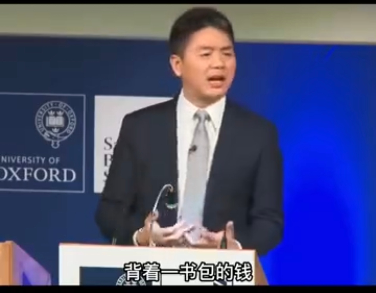 谁年轻时没踩过坑啊！强子当年开餐厅，一腔热血当老板，对员工好到没话说，工资翻倍、