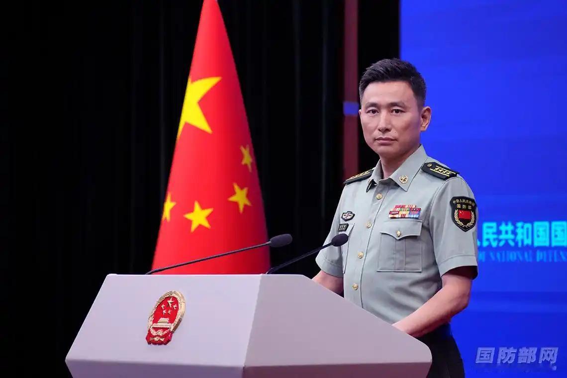 就在刚刚，

简直是太解气了！

6月25日发言人张晓刚表示：例行训练，以后还来