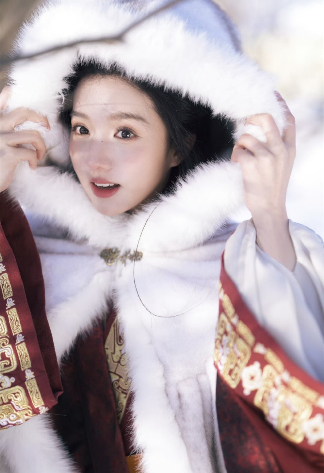 苏晓彤 雪地兔子这一组照片拍得可真好看啊，每一张都是很有氛围感的呢 