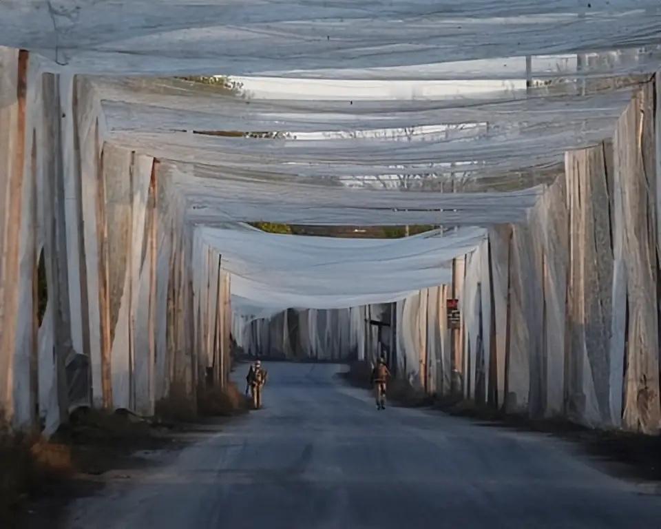 欧洲渔民正在用旧渔网帮助乌克兰！
渔网成了抵御俄罗斯无人机袭击的关键装备！

目