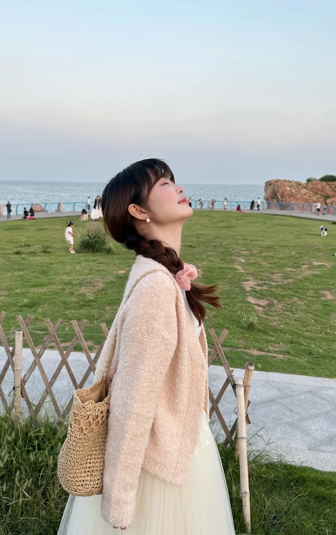 这里格尔跌停，科大是不跟了，不跟了，砸不下去了，我感觉是加仓的点位了，格尔跌停就