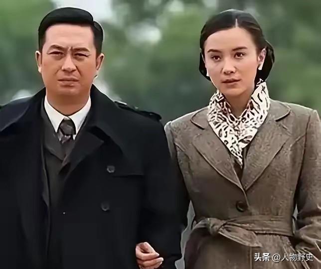 《悬崖》番外：解放后，顾秋妍接到组织密令执行特殊任务，在接头的刹那，那人竟说出了