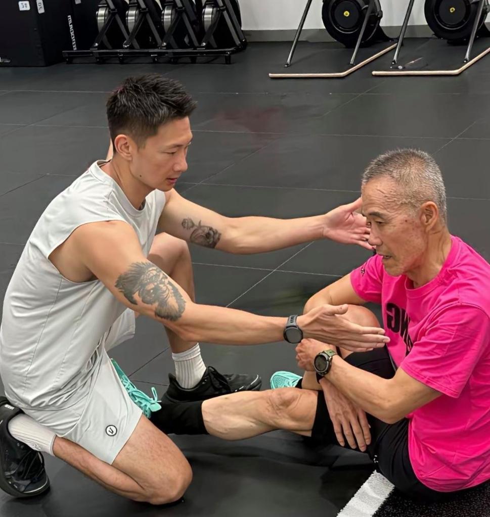 廉颇老矣，尚能饭否？75岁的王石坚持高强度健身难免损身，真让人心痛，毕竟岁月不饶