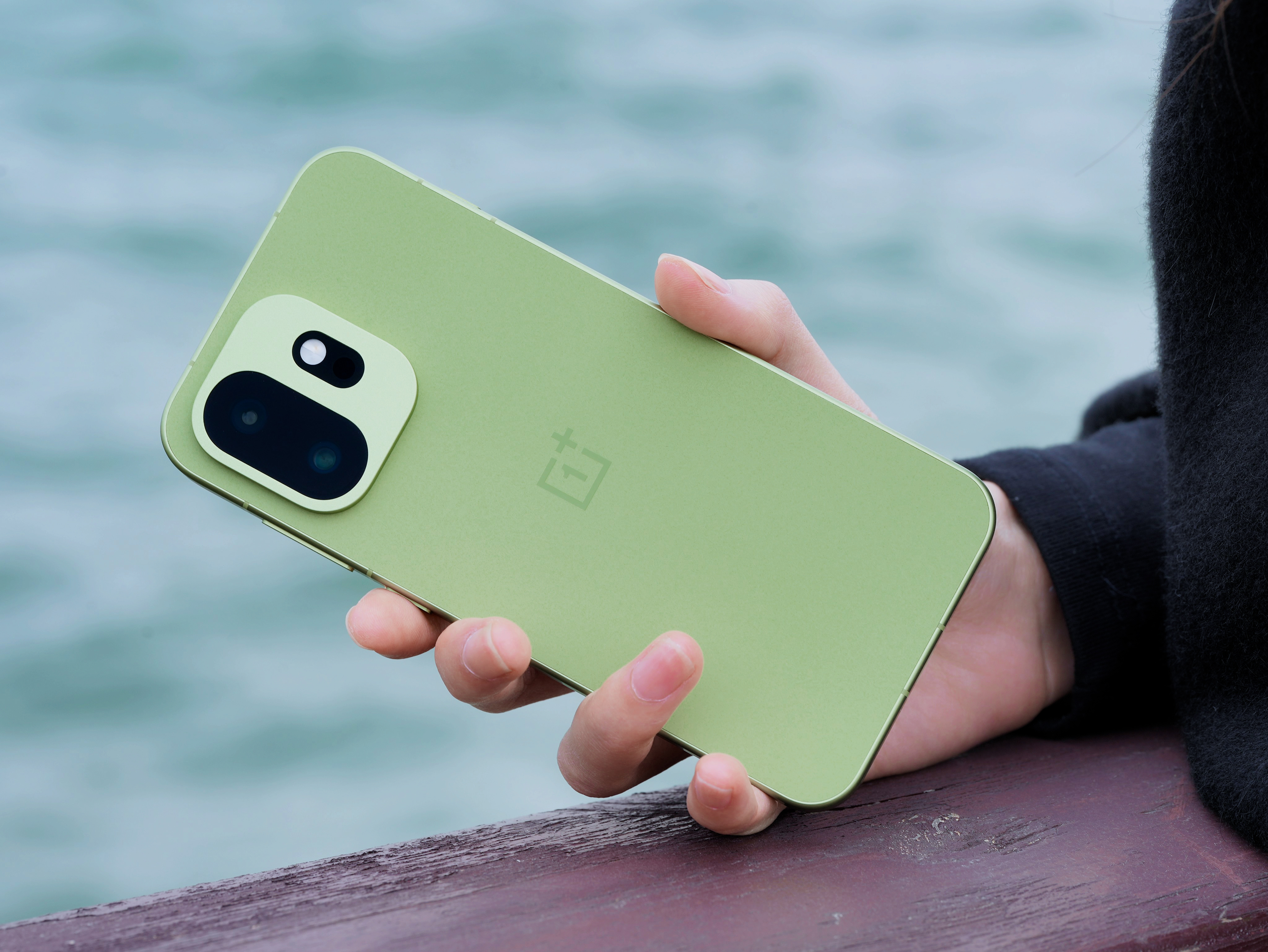 一加15T不能叫均衡，在我看来就是完美，符合了我对一台小屏旗舰的所有想象。就是在