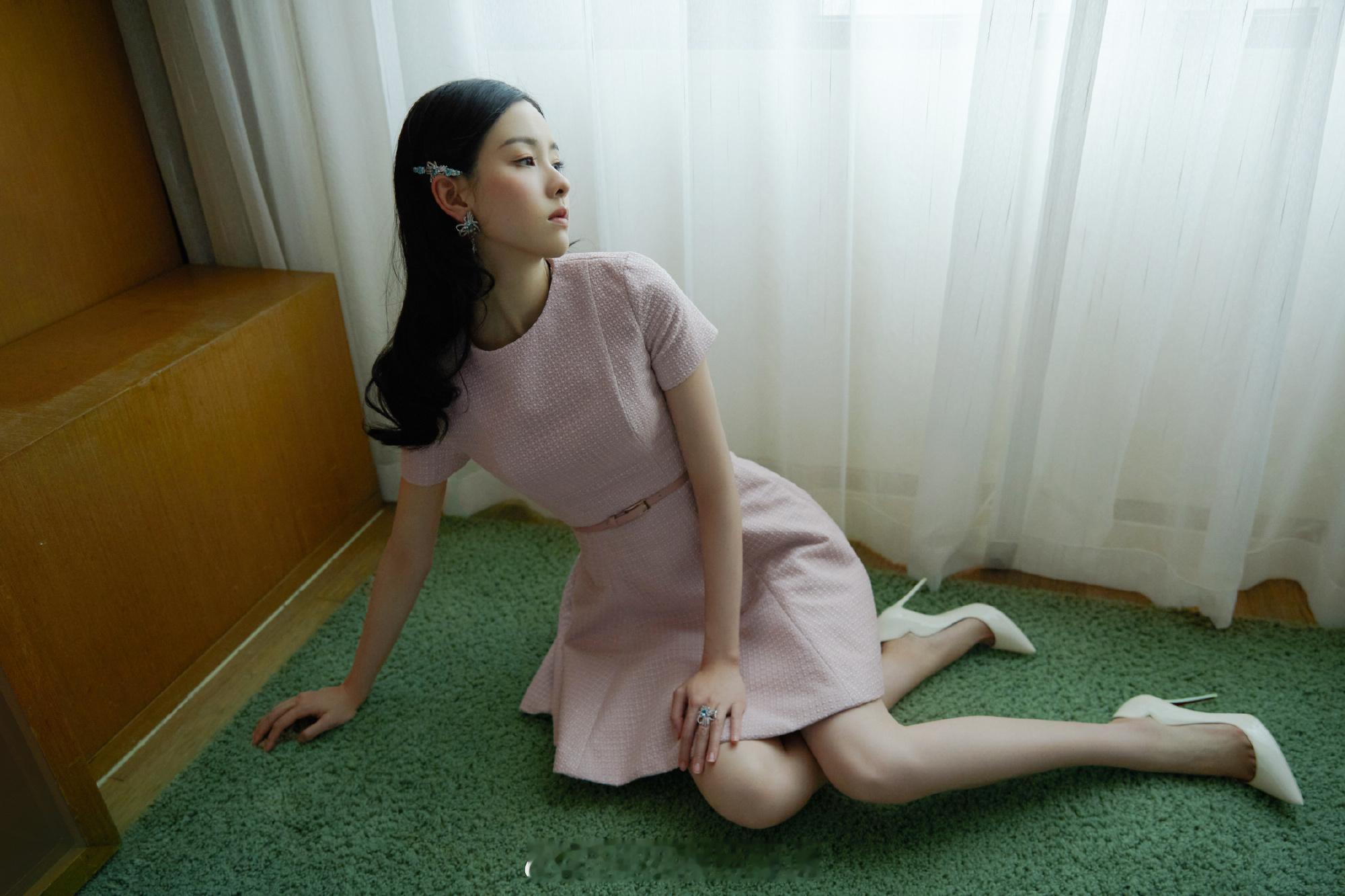 陈都灵甜美写真 ​​​