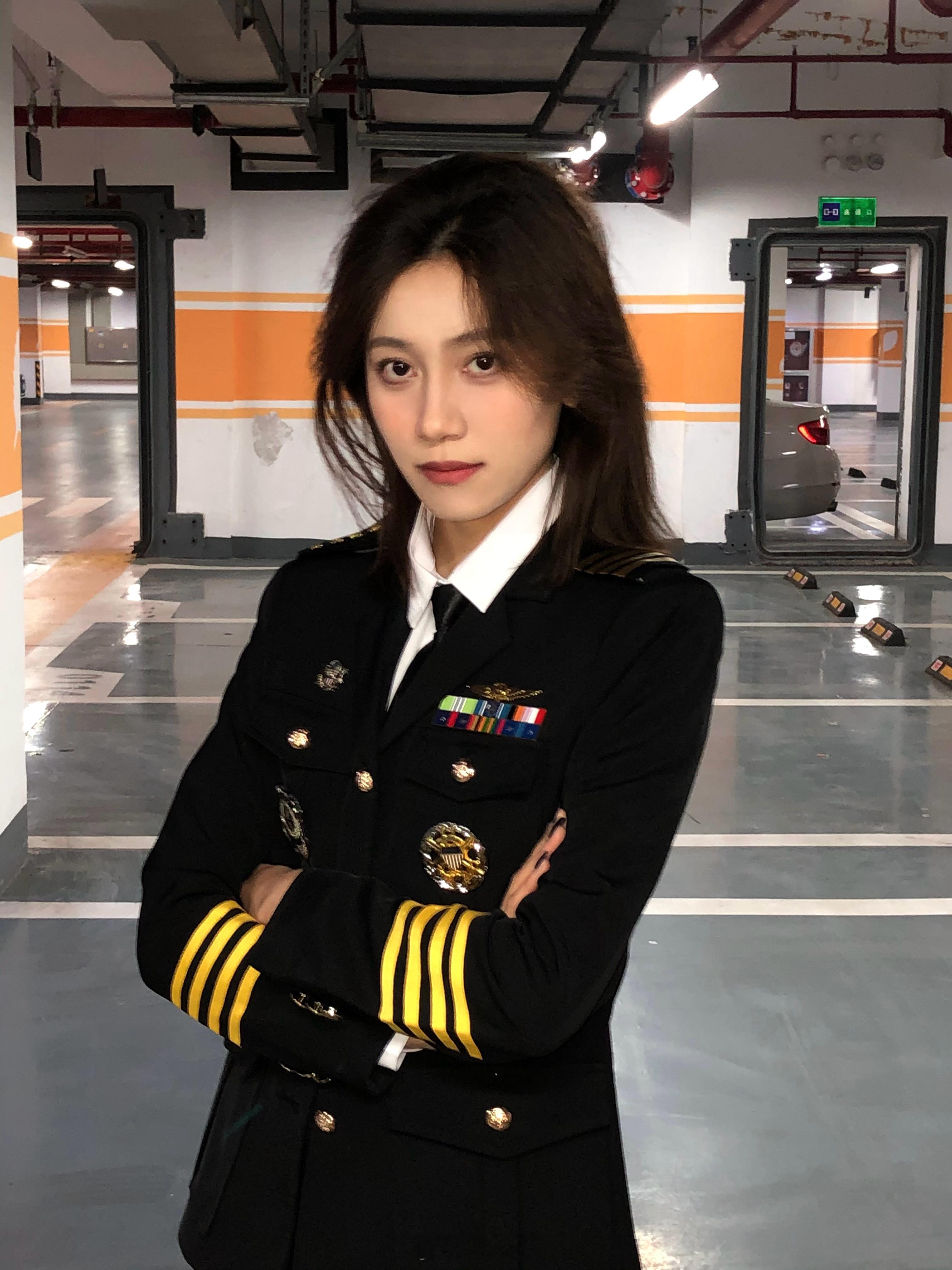 今天是野蛮师姐 