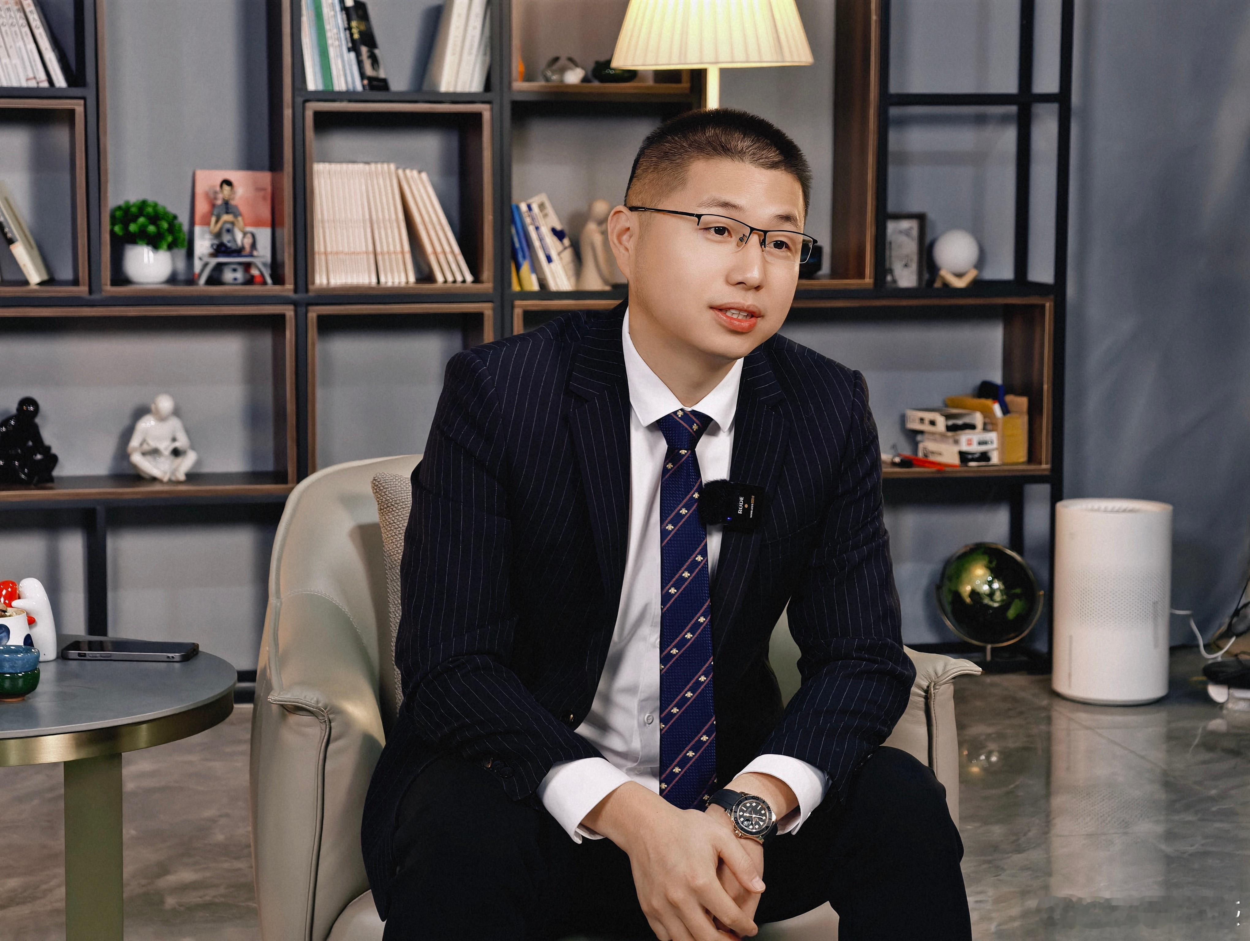 格局打开：凡事发生皆有利于我在咨询中，我常常听到姑娘们吐槽：“哎呀，我家那位太直