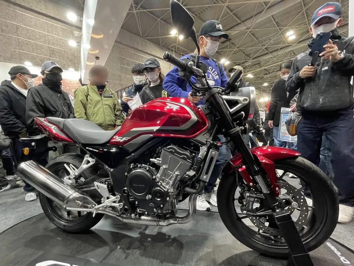 🔅好运不会凭空而来，
要么藏在努力里，
要么藏在坚持里。