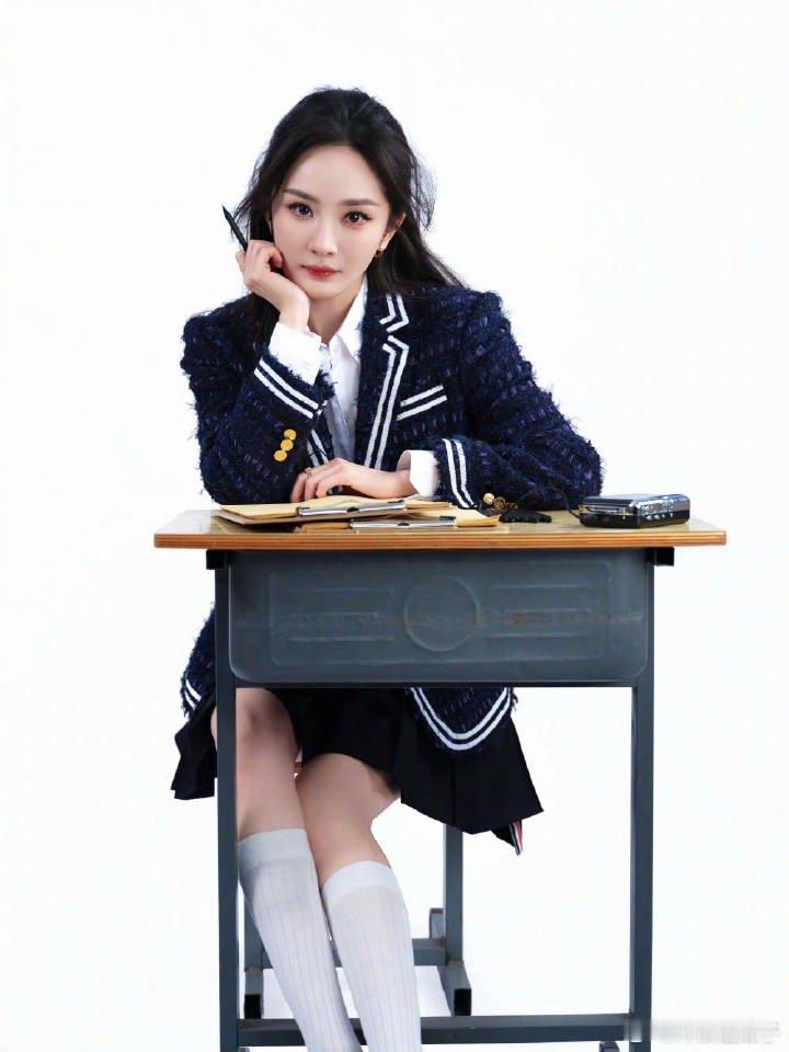 杨幂王者表演赛路透学姐幂好美，想和姐姐做同桌 