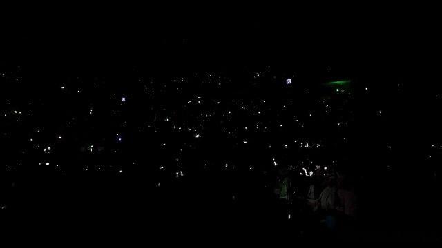 王源演唱会舞美夯爆了 王源演唱会视觉盛宴！舞美配色精准踩中每首歌调性，《吆不到台