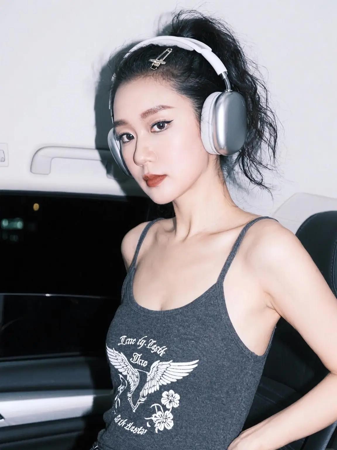 Y2K车内大片 ai创作 玩法