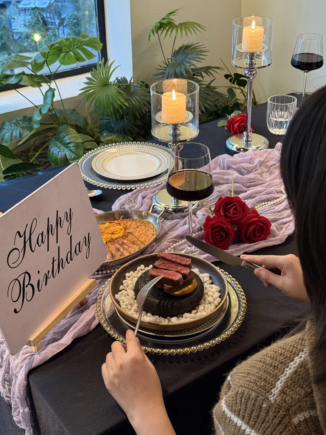 这家东方宝泰的西餐才是真·花小钱装大杯🍷 🌹进门就被浪漫到，每桌都...