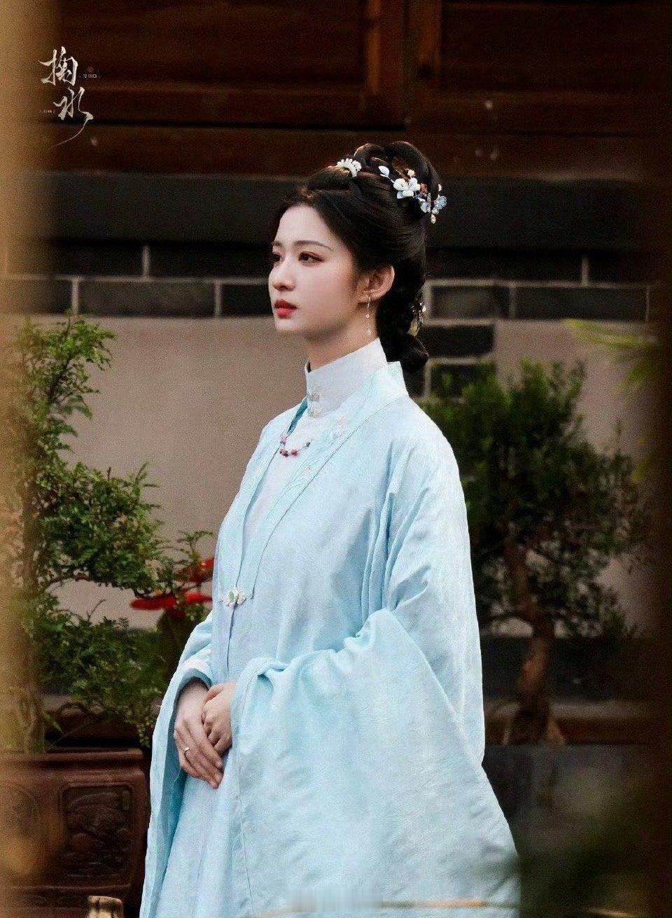 王楚然明月录请客果真是人美心善的人儿呐，王楚然拍摄新剧《明月录》，居然还不忘请客